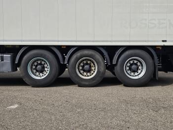 K200 KT01 / 60 m3 / 2 x LIFT AXLE